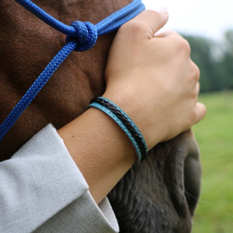 Cayenne et Ema - Bracelet en crin - Tabby Gris