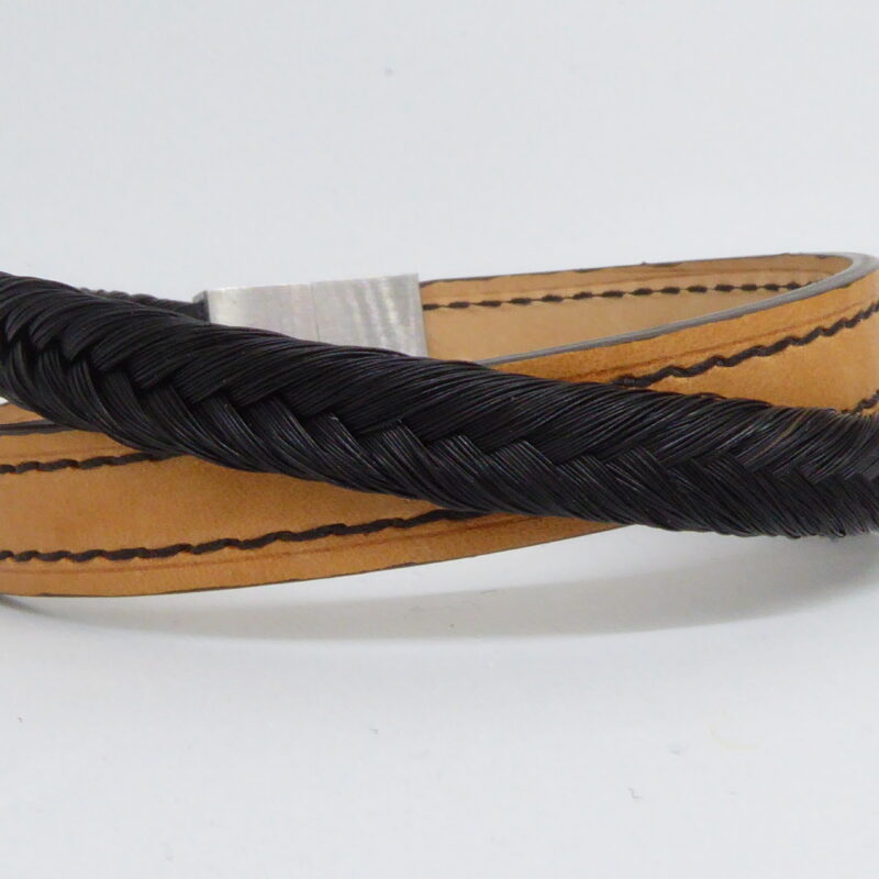 Bracelet en crin de cheval pour homme fabriqué par Tabby Gris, artisan français