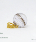 Pendentif avec mèche de cheveux fait par un artisan français. Glissez un peu de ce que vous aimez dans ce bijou en résine.