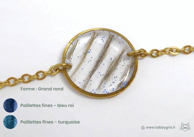 Bijoux mèche de bébé et paillettes pour un bijou unique à personnaliser. Nous glissons dans ce bracelet chaîne résine la première mèche de cheveux coupée de votre enfant.
