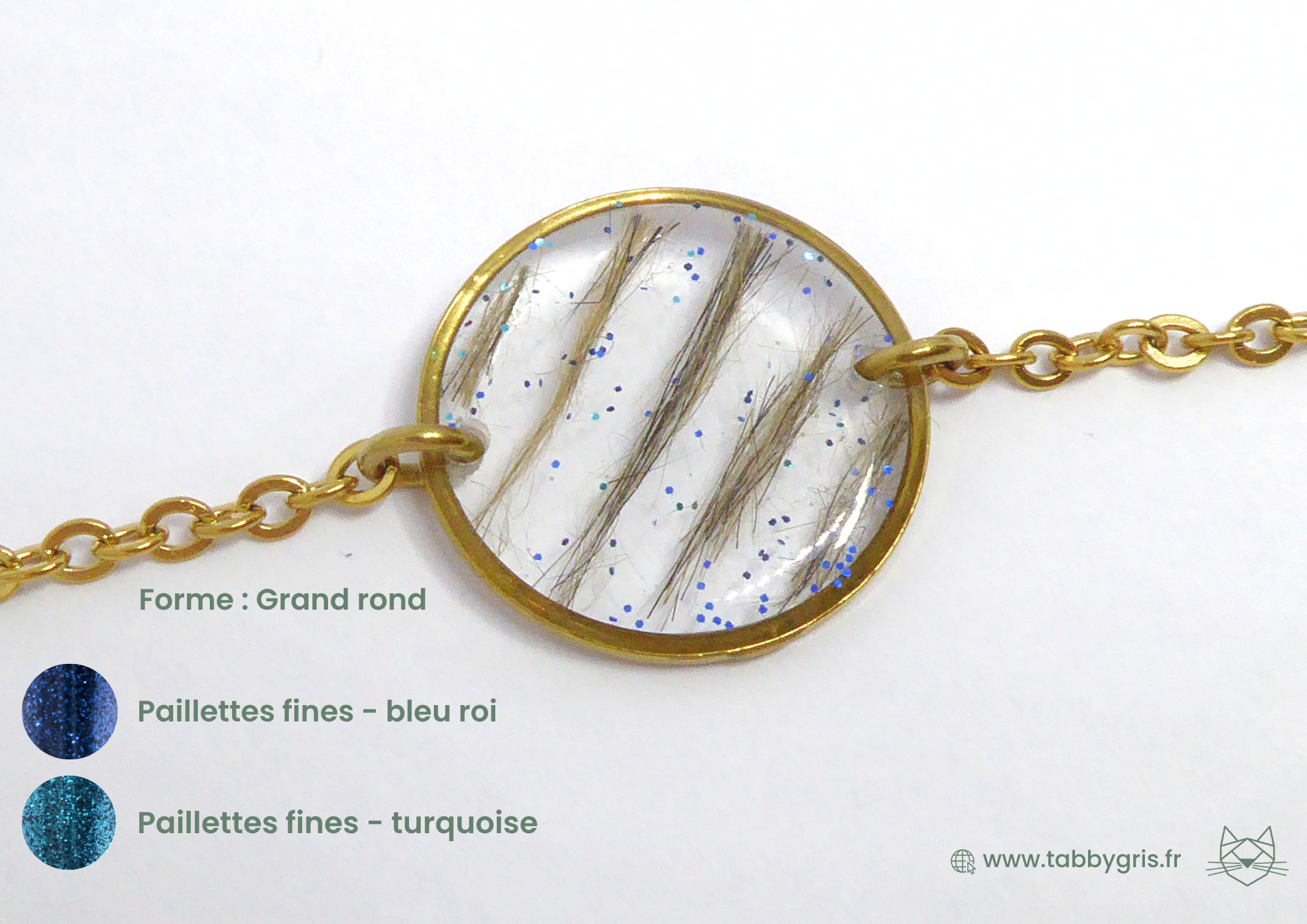 Bijoux mèche de bébé et paillettes pour un bijou unique à personnaliser. Nous glissons dans ce bracelet chaîne résine la première mèche de cheveux coupée de votre enfant.