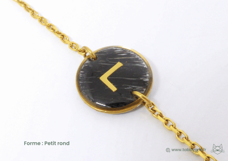 Bijou en crins de cheval fait sur mesure pour vous. Choisissez les éléments qui composent le bracelet et laissez-nous glisser le crins de vos chevaux ou les poils de vos animaux.