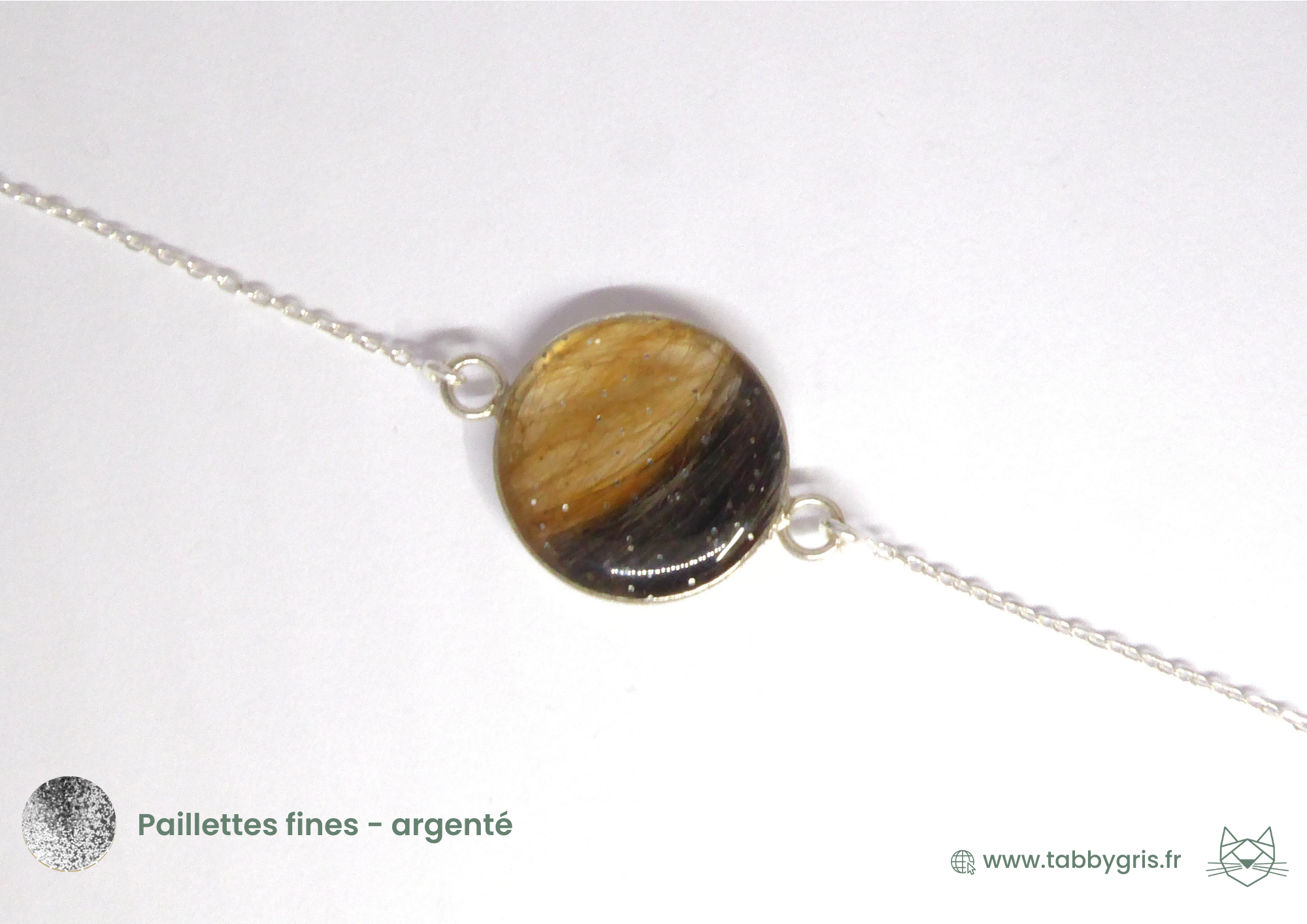bijou résine mèche de cheveux de deux enfants dans un même bracelet chaîne résine. Nous y ajoutons des paillettes de la couleur de votre choix, fines ou larges