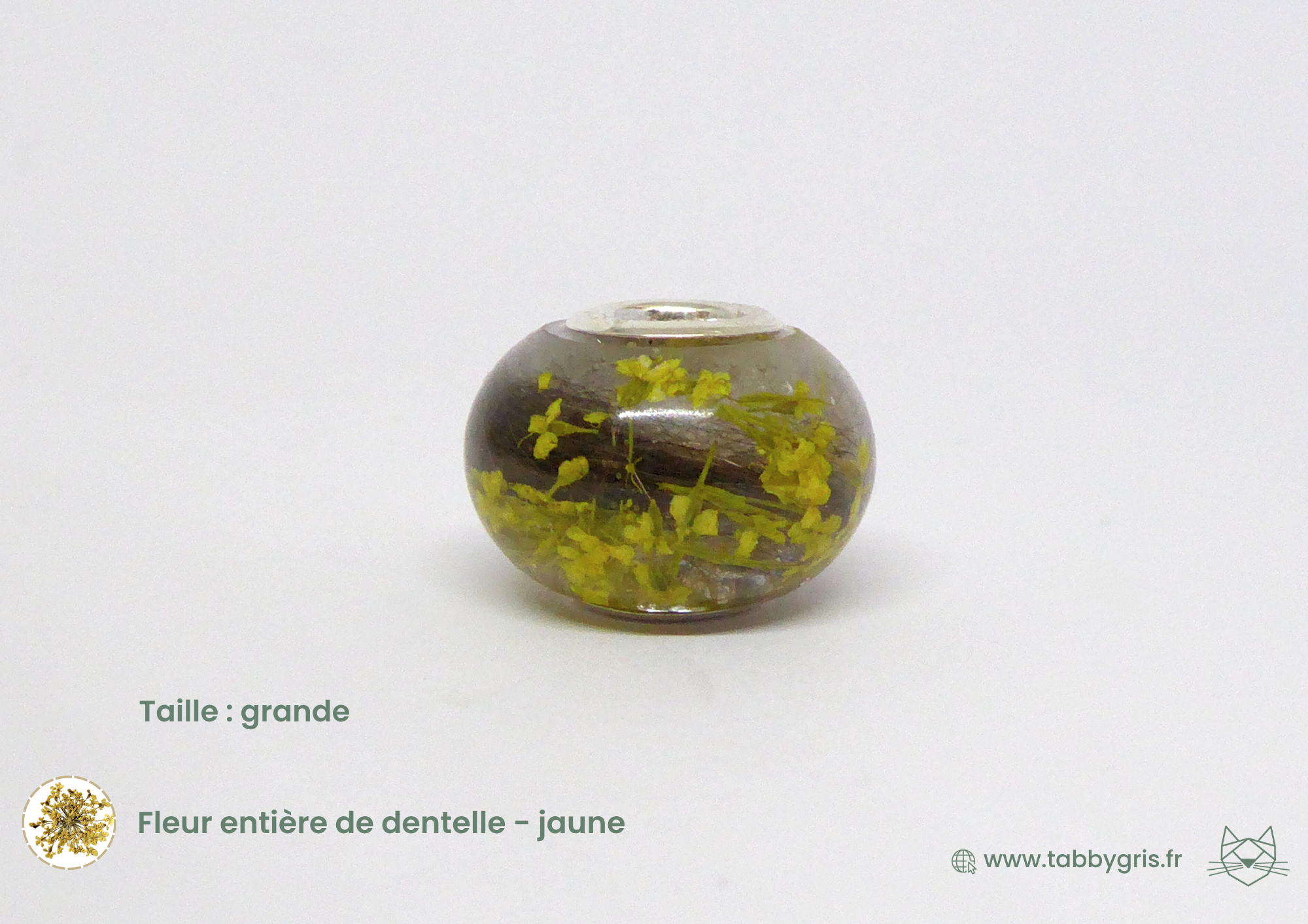 Bijou cadeau maman : une perle pandora avec les cheveux des enfants combinée à une fleur jaune