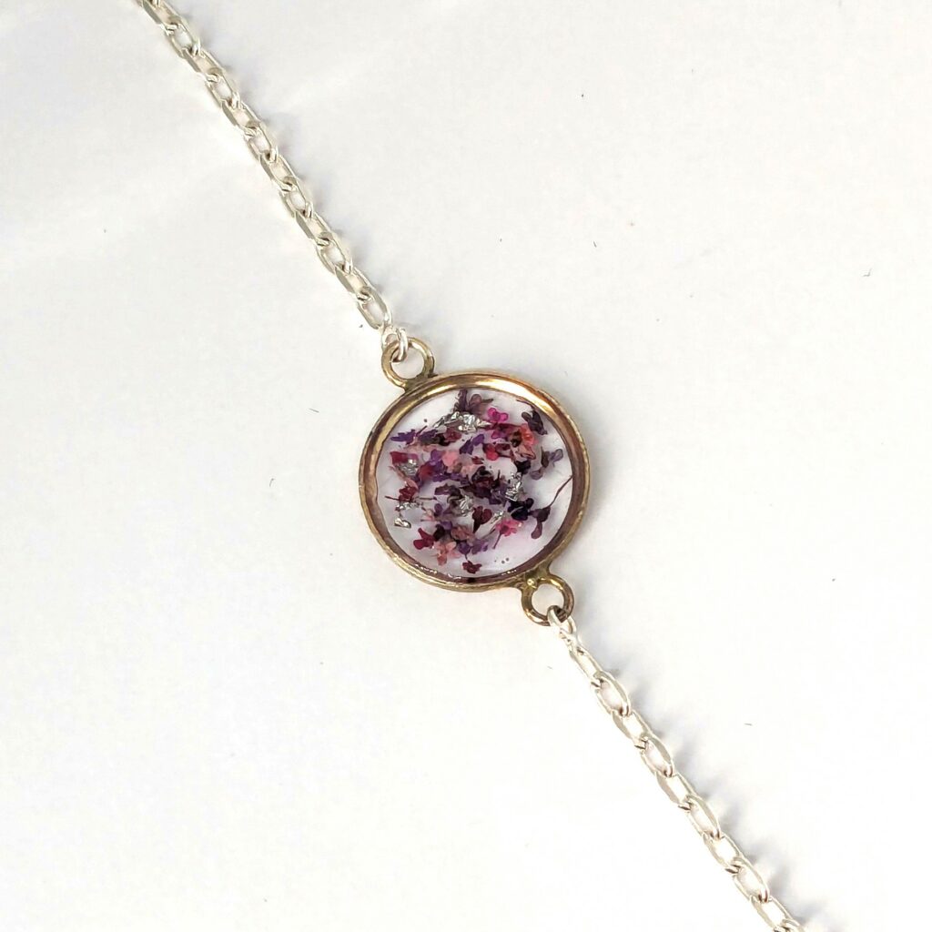 Bracelet résine avec fleurs